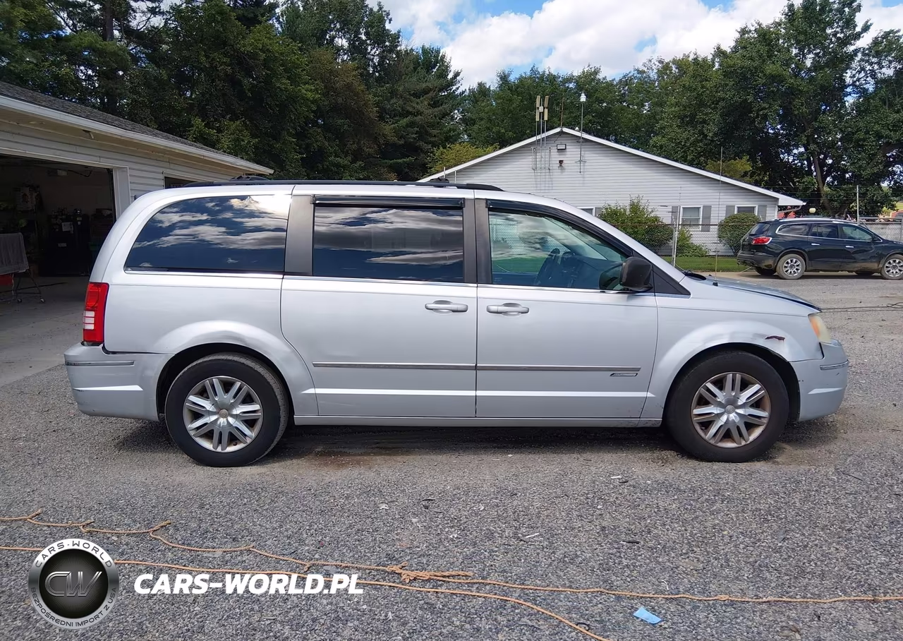 2010 Chrysler Town & Country Touring VIN:2A4RR5DX2AR290387 - 14