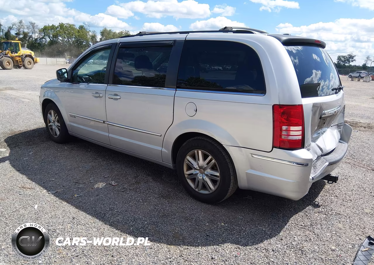 2010 Chrysler Town & Country Touring VIN:2A4RR5DX2AR290387 - 3
