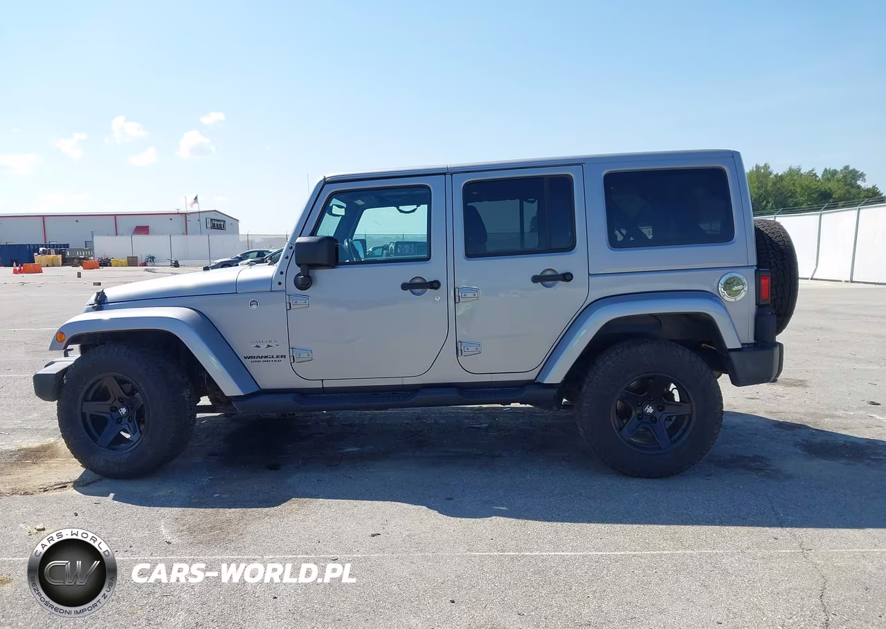 2017 Jeep Wrangler Unlimited Sahara 4X4 VIN:1C4BJWEG5HL696752 - 14
