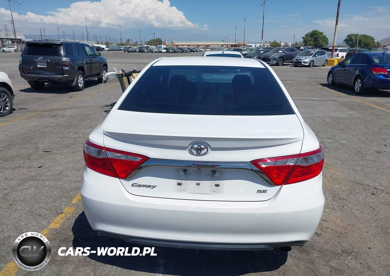 2015 Toyota Camry Se VIN:4T1BF1FK3FU902323 - 16