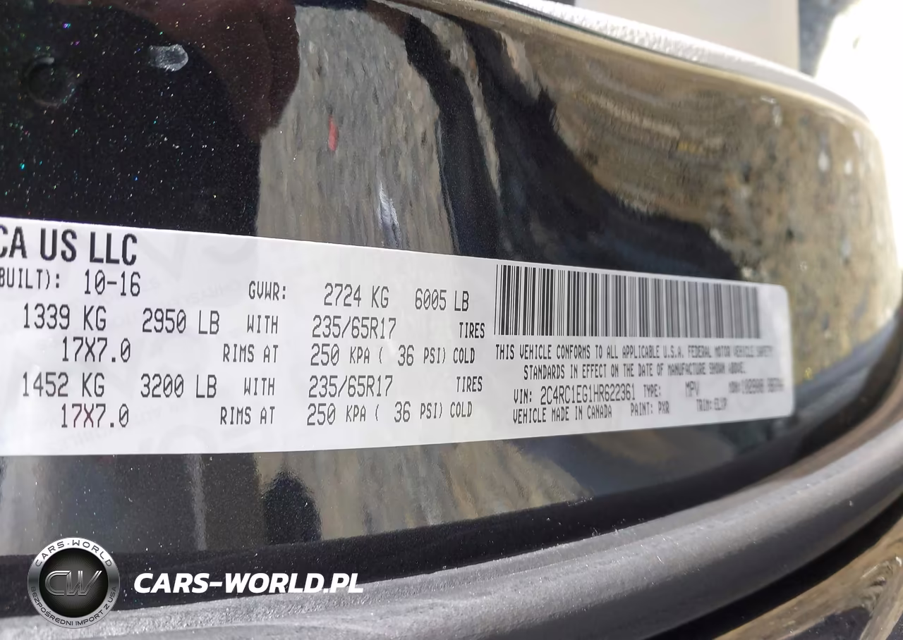 2017 Chrysler Pacifica Touring-L Plus VIN:2C4RC1EG1HR622361 - 9