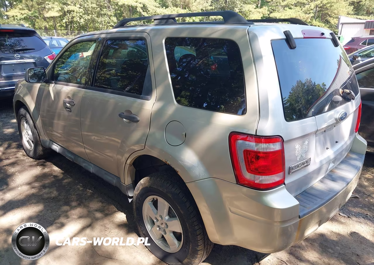 2011 Ford Escape Xlt VIN:1FMCU0D78BKA27538 - 3