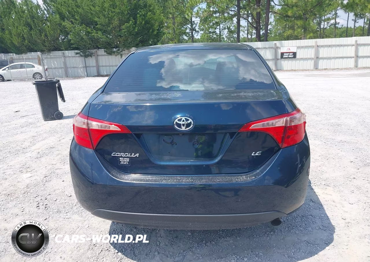 2018 Toyota Corolla Le VIN:5YFBURHE4JP831557 - 16