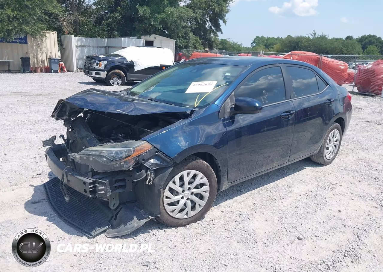 2018 Toyota Corolla Le VIN:5YFBURHE4JP831557 - 2