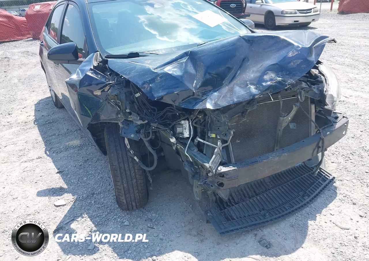 2018 Toyota Corolla Le VIN:5YFBURHE4JP831557 - 6