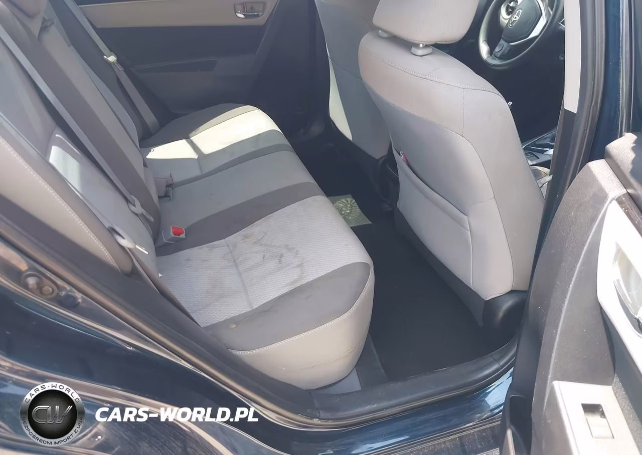 2018 Toyota Corolla Le VIN:5YFBURHE4JP831557 - 8