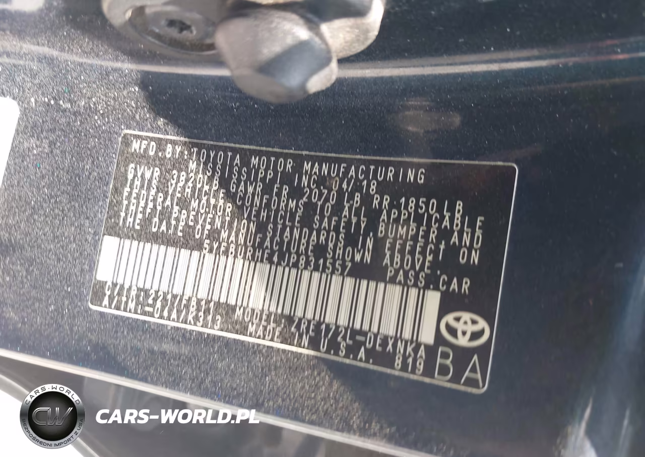 2018 Toyota Corolla Le VIN:5YFBURHE4JP831557 - 9