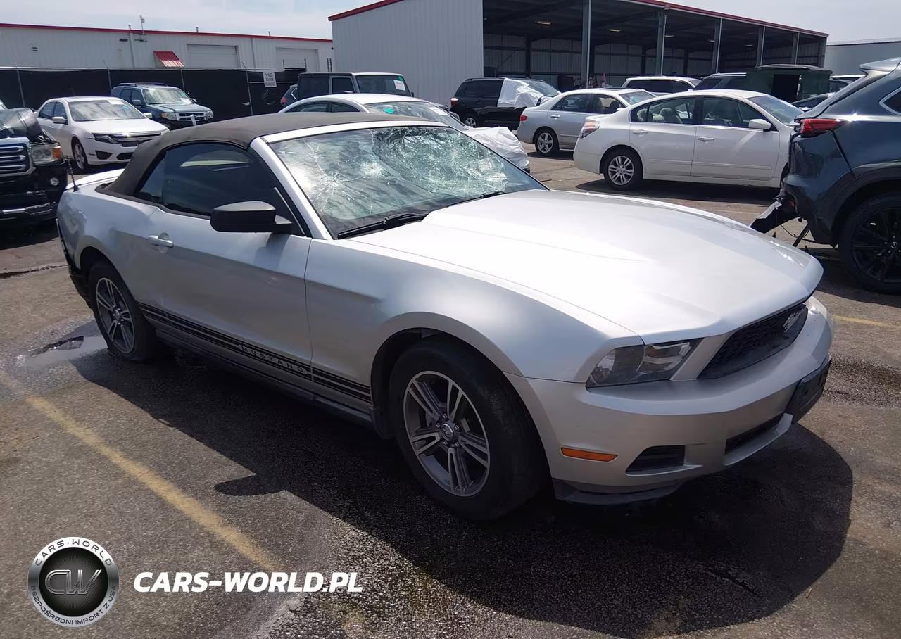 2010 Ford Mustang V6-V6 Premium