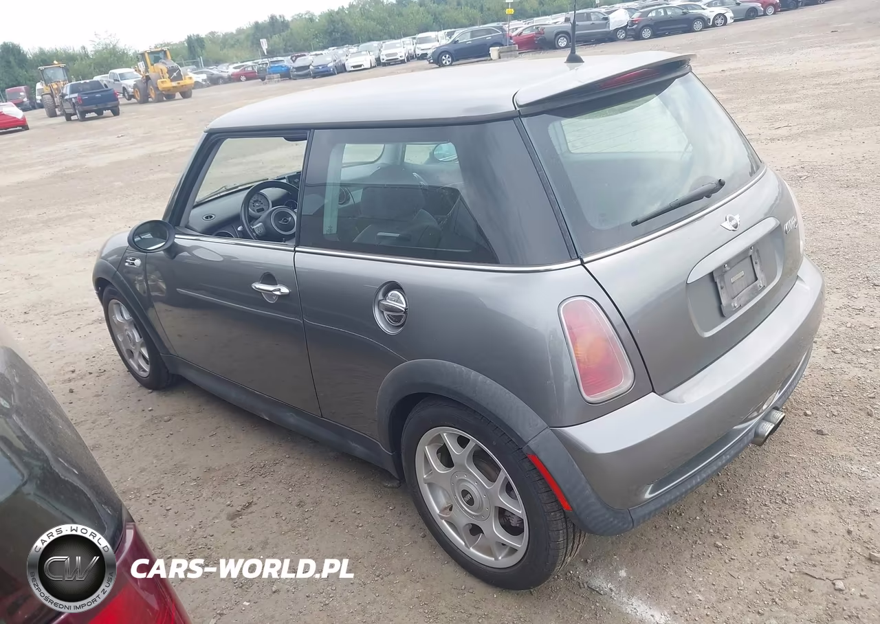 2004 Mini Cooper S VIN:WMWRE33444TD86533 - 3