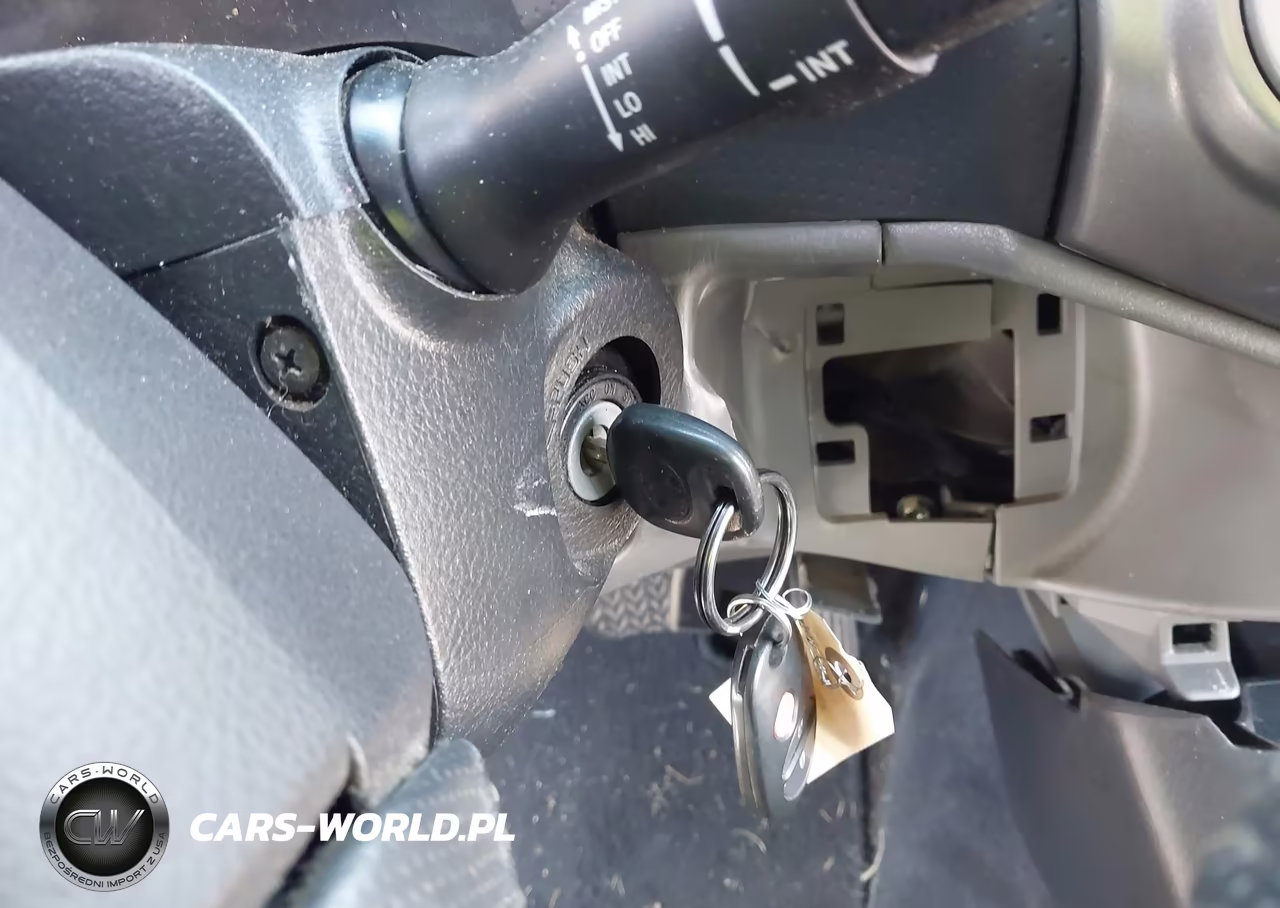 2015 Toyota Tacoma Base V6 VIN:3TMLU4EN1FM180804 - 11