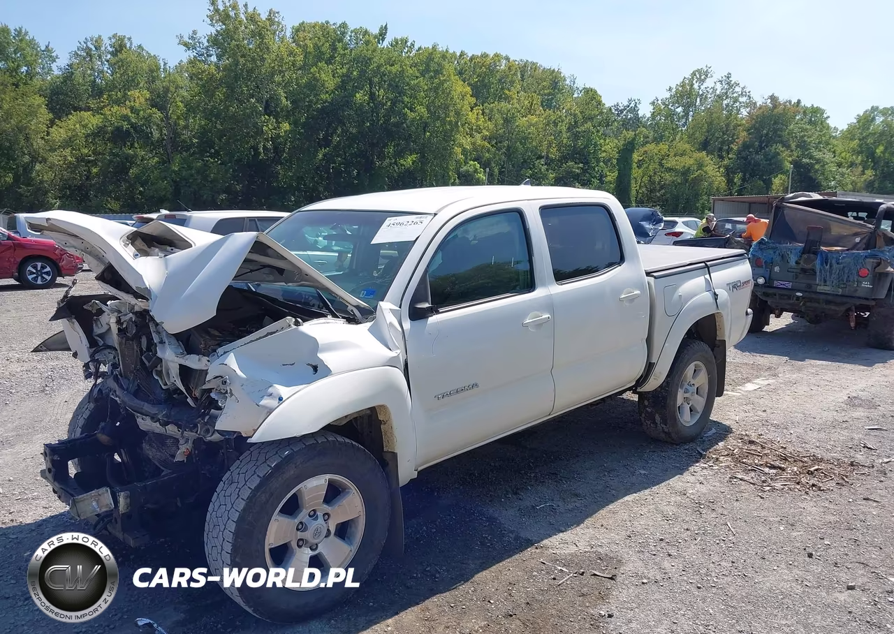 2015 Toyota Tacoma Base V6 VIN:3TMLU4EN1FM180804 - 2