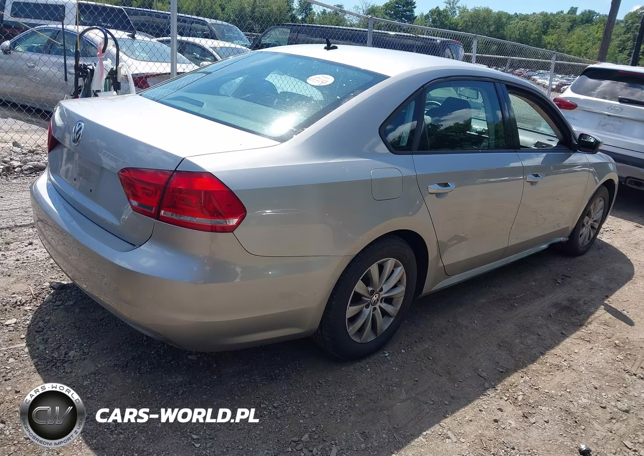 2013 Volkswagen Passat 2.5L S VIN:1VWAP7A39DC107812 - 4