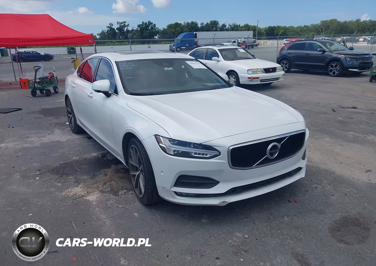 2018 Volvo S90 T5 Momentum
