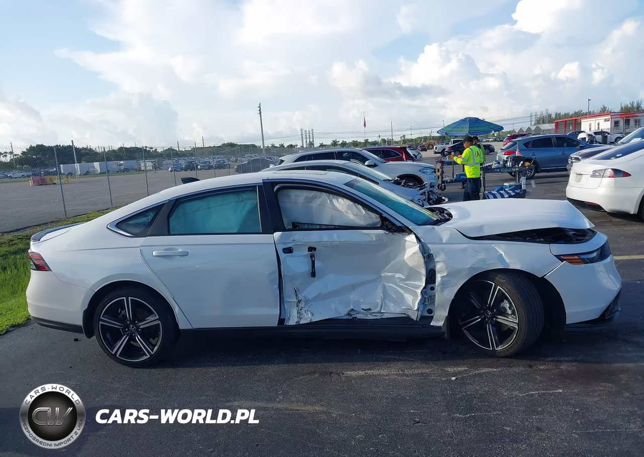 2025 Honda Accord Hybrid Sport VIN:1HGCY2F55SA050752 - 13