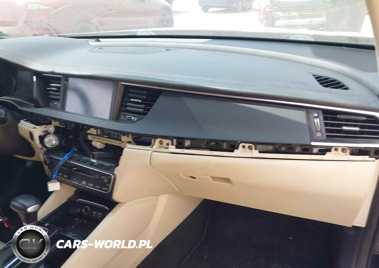 2018 Kia Cadenza Premium VIN:KNALC4J12J5127613 - 18