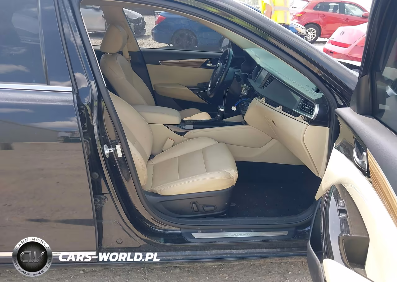 2018 Kia Cadenza Premium VIN:KNALC4J12J5127613 - 5
