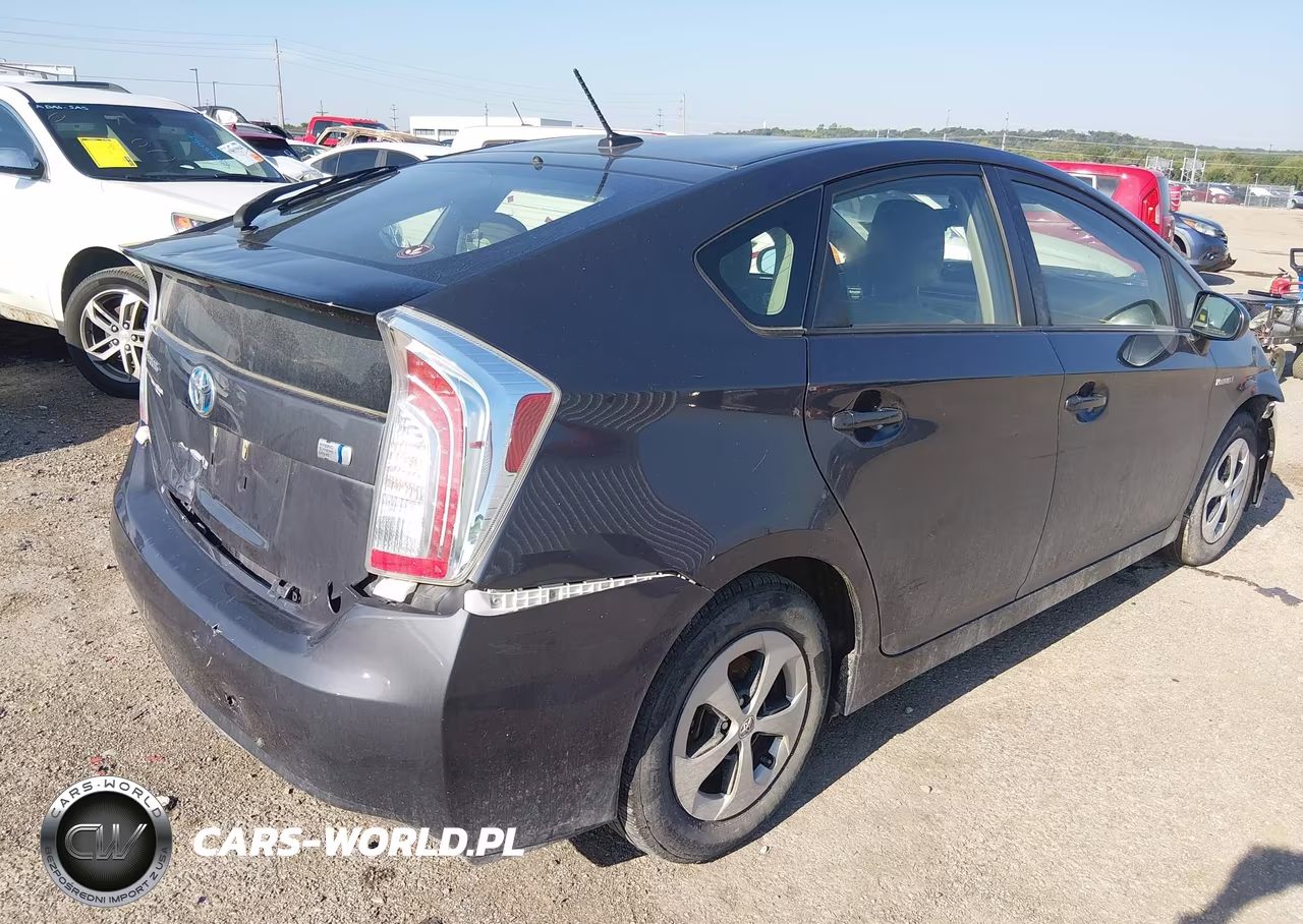 2015 Toyota Prius Three VIN:JTDKN3DU6F1914510 - 4