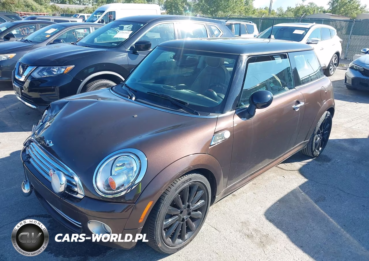 2010 Mini Cooper VIN:WMWMF3C57ATZ22738 - 2