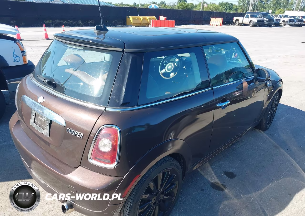 2010 Mini Cooper VIN:WMWMF3C57ATZ22738 - 4