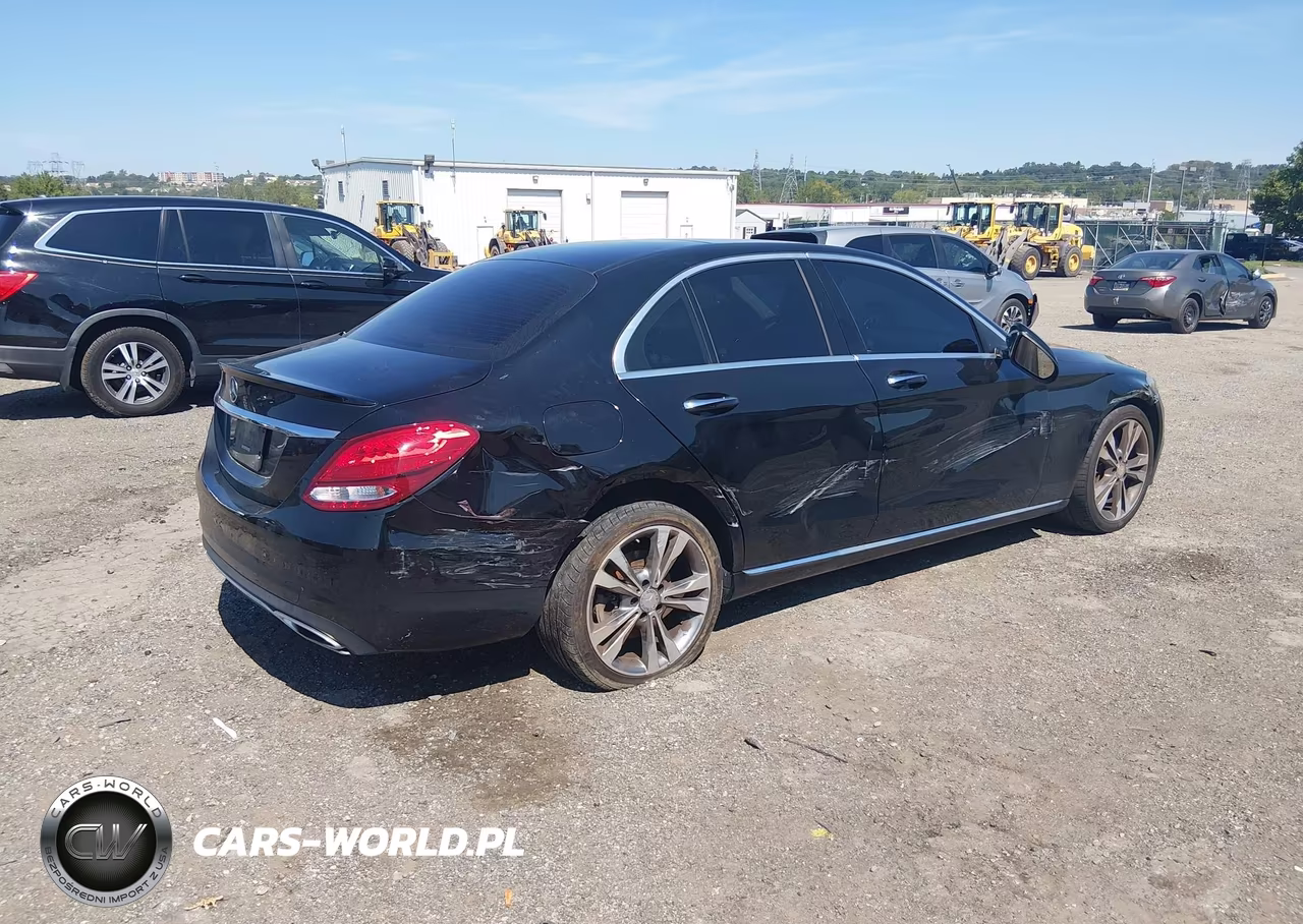 2016 Mercedes-Benz C 300 VIN:55SWF4JB3GU140053 - 4