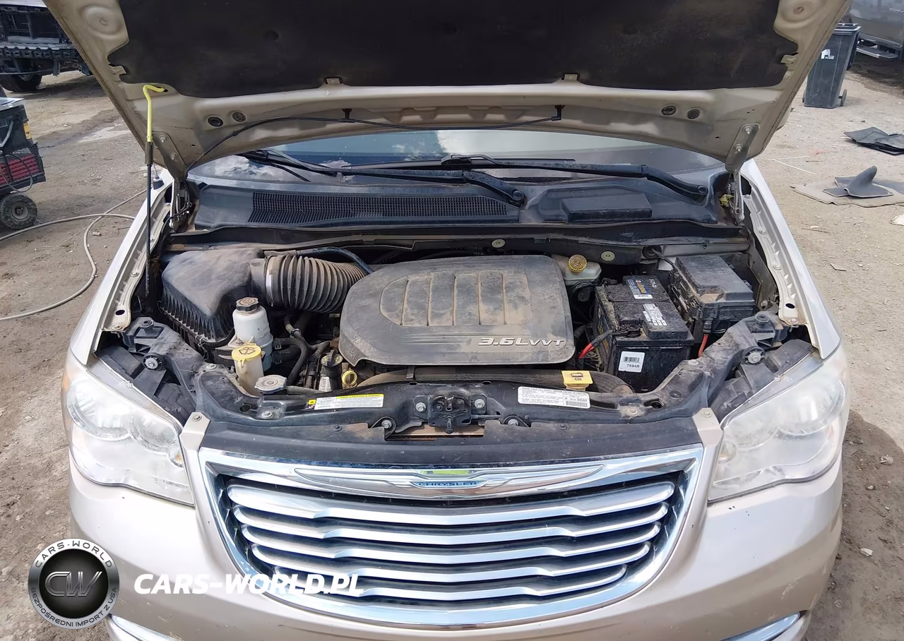 2013 Chrysler Town & Country Touring VIN:2C4RC1BG2DR539164 - 10
