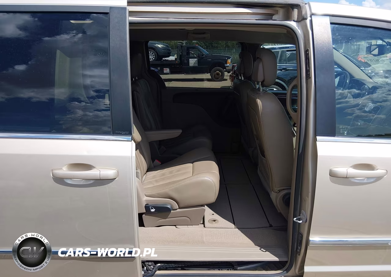 2013 Chrysler Town & Country Touring VIN:2C4RC1BG2DR539164 - 8