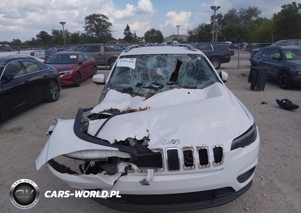 2020 Jeep Cherokee Latitude Plus 4X4 VIN:1C4PJMLB3LD569518 - 13