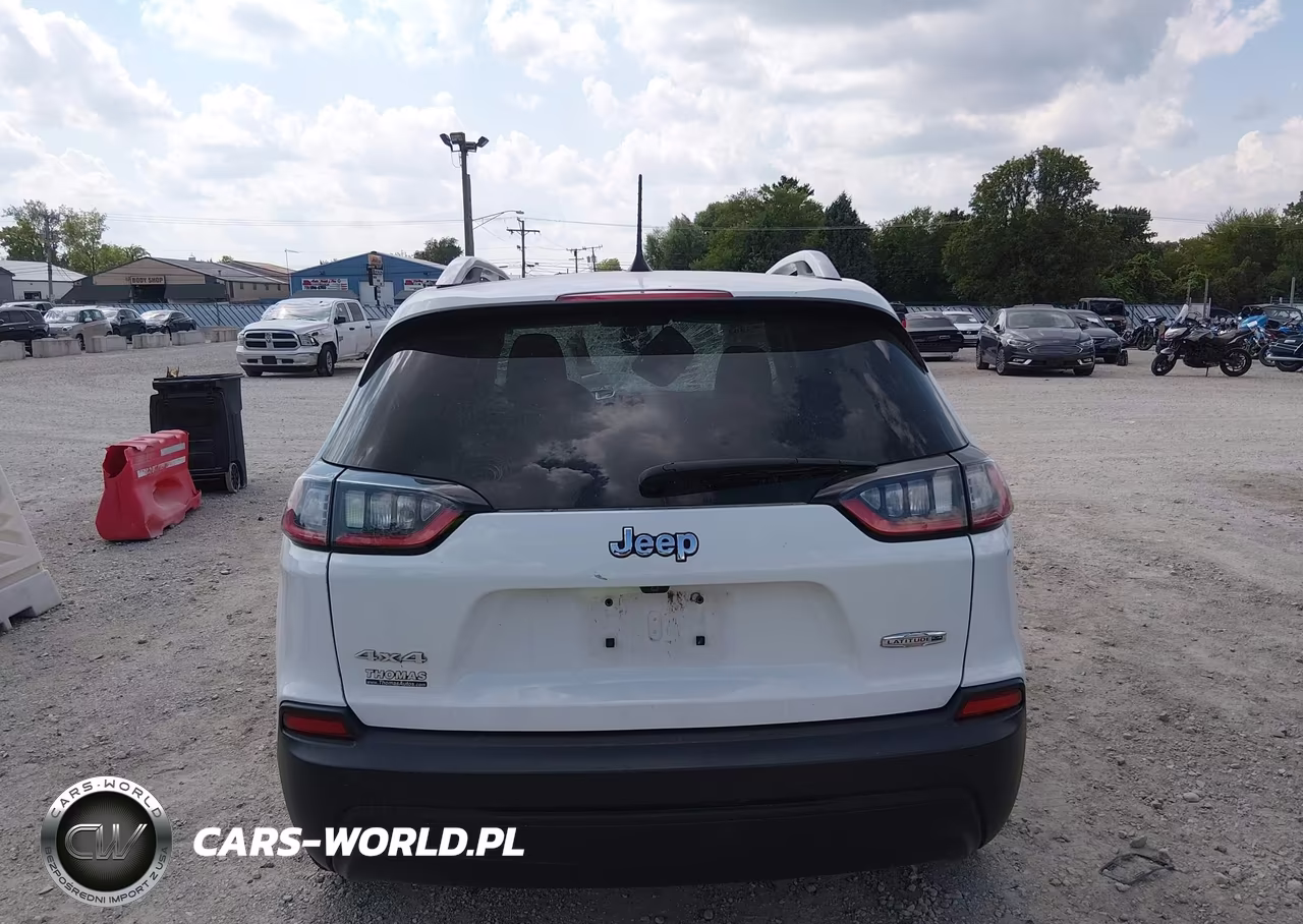 2020 Jeep Cherokee Latitude Plus 4X4 VIN:1C4PJMLB3LD569518 - 17