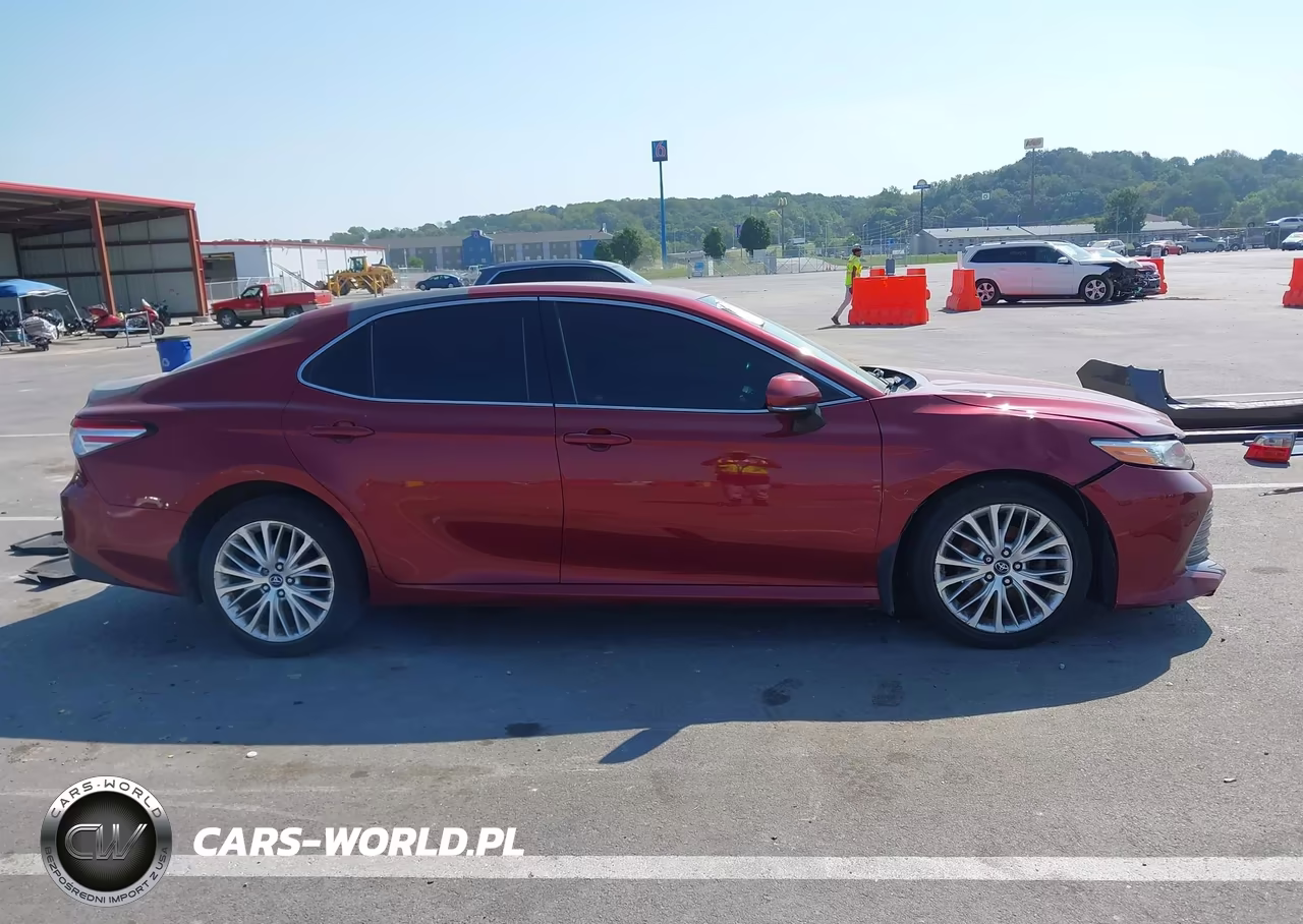 2018 Toyota Camry Xle VIN:4T1B11HK5JU556103 - 11