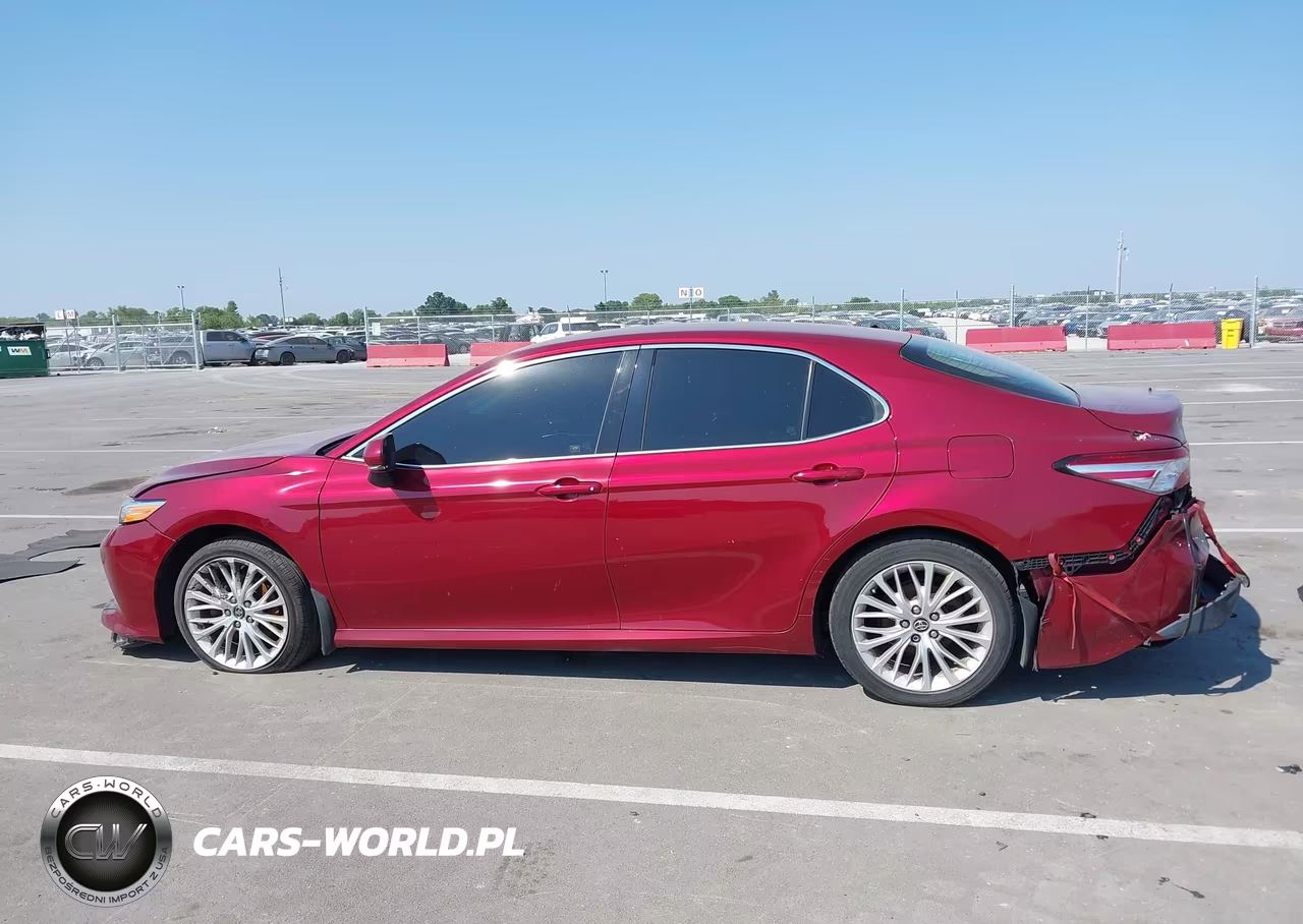 2018 Toyota Camry Xle VIN:4T1B11HK5JU556103 - 12