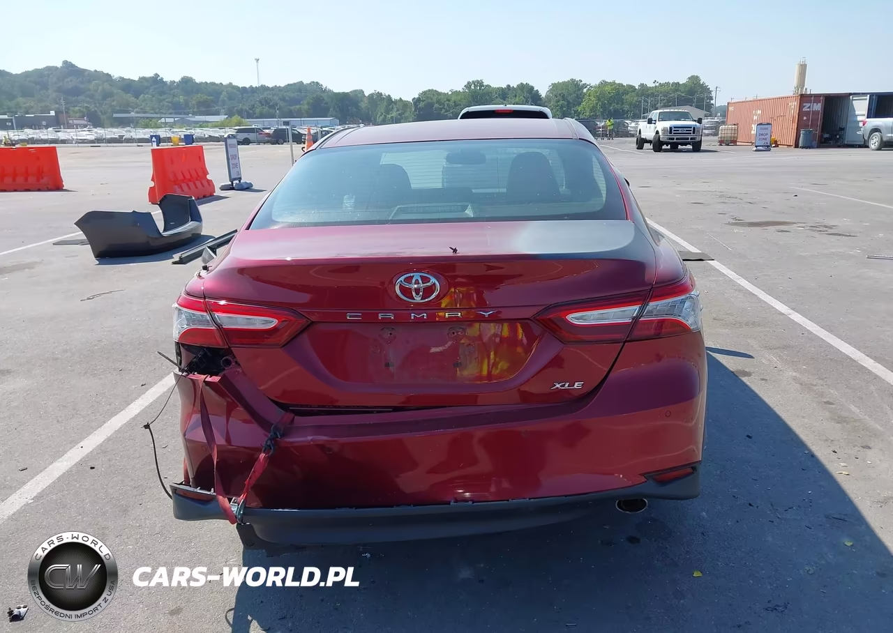 2018 Toyota Camry Xle VIN:4T1B11HK5JU556103 - 14