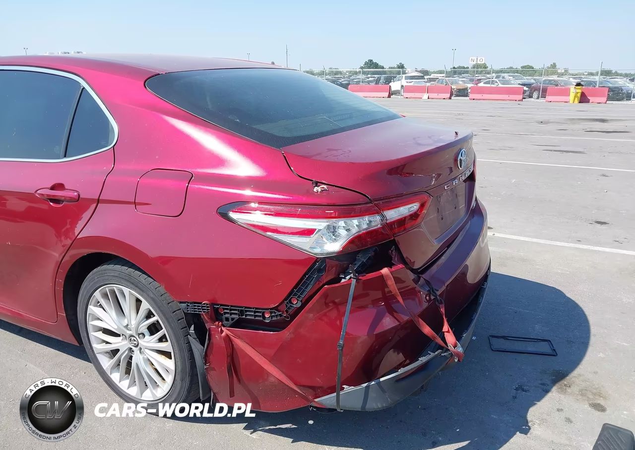 2018 Toyota Camry Xle VIN:4T1B11HK5JU556103 - 15