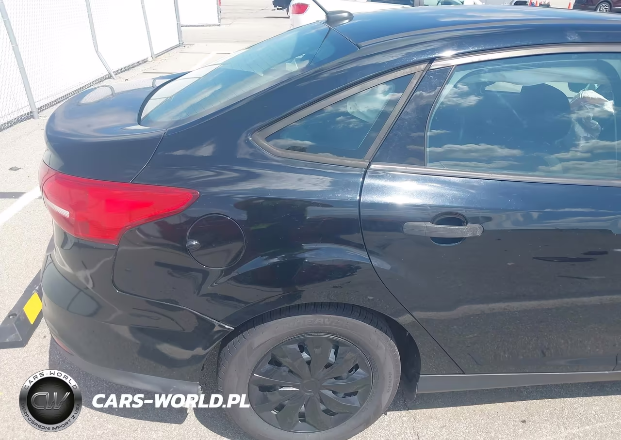 2017 Ford Focus S VIN:1FADP3E29HL257246 - 17
