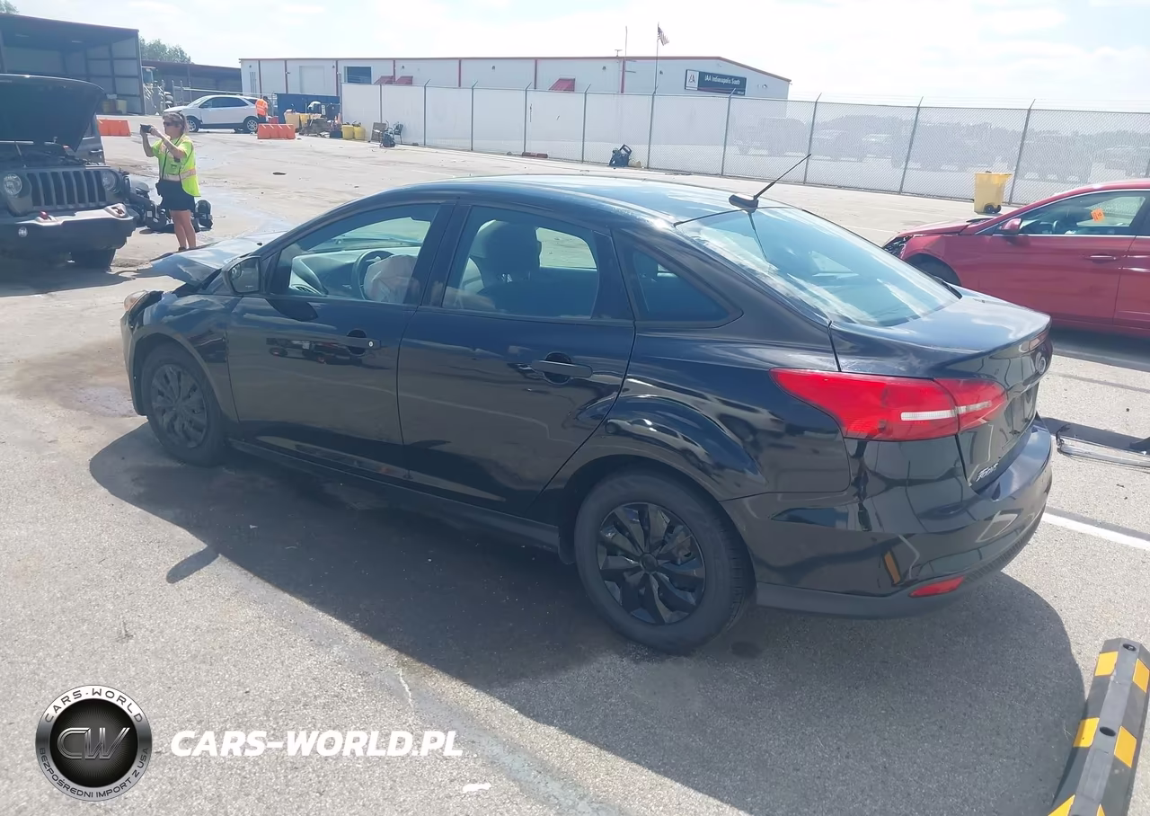 2017 Ford Focus S VIN:1FADP3E29HL257246 - 3