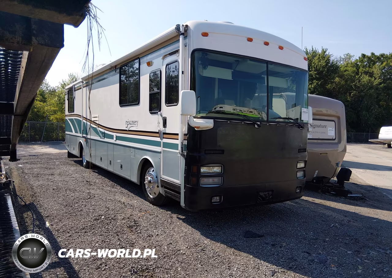 1999 Freightliner Chassis X Line Motor Home