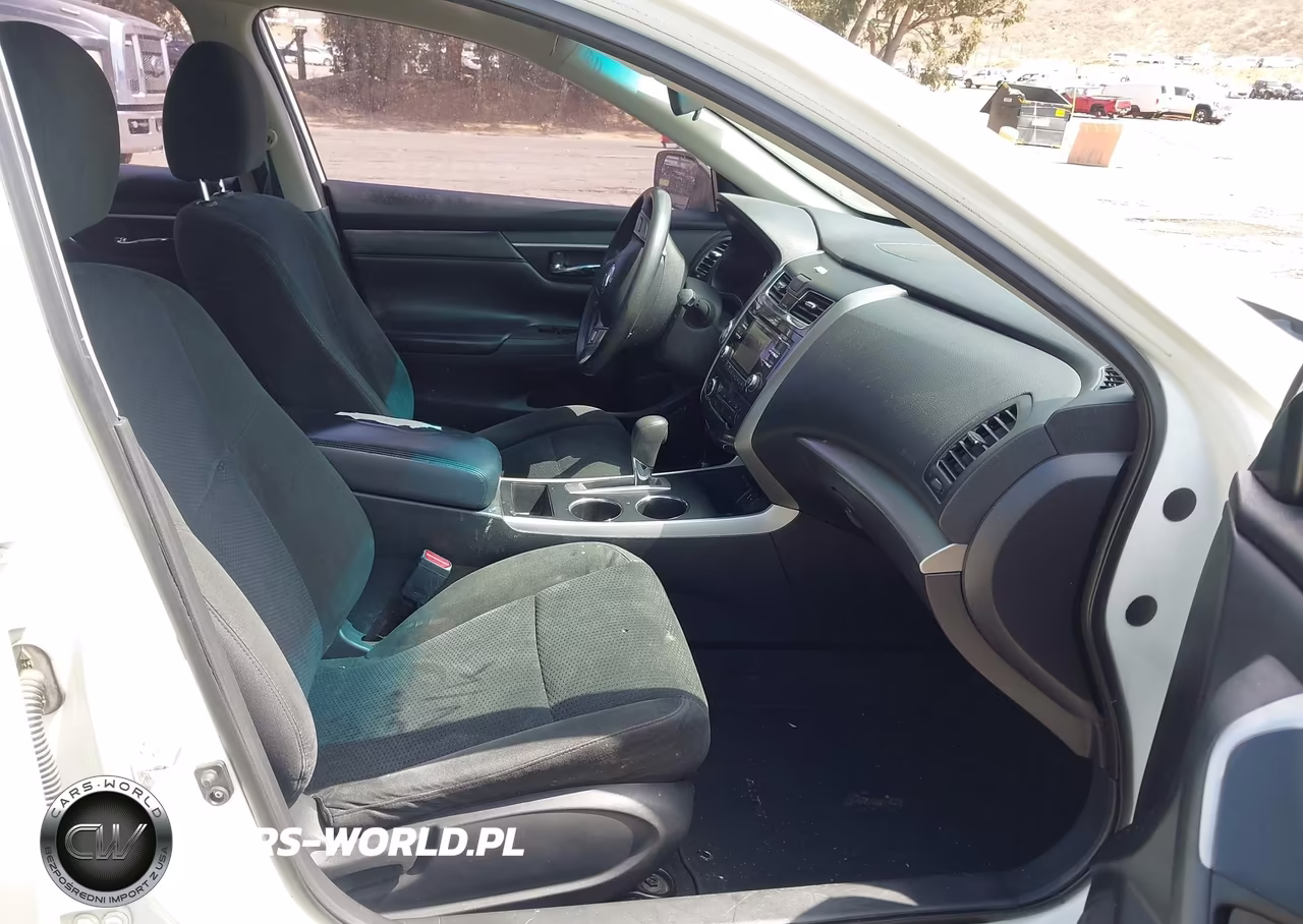 2015 Nissan Altima 2.5 S VIN:1N4AL3AP7FC420327 - 5