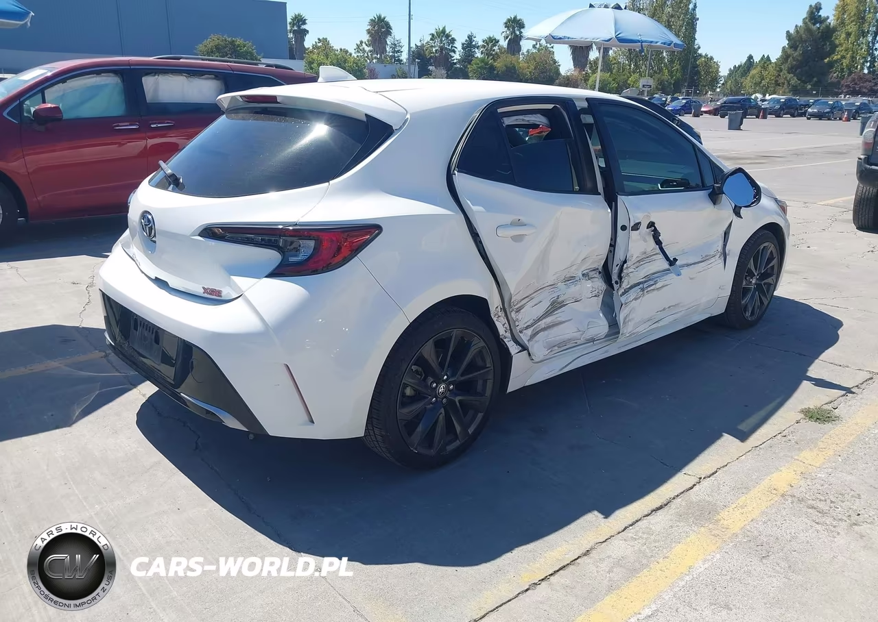 2023 Toyota Corolla Xse VIN:JTNC4MBE0P3213374 - 4