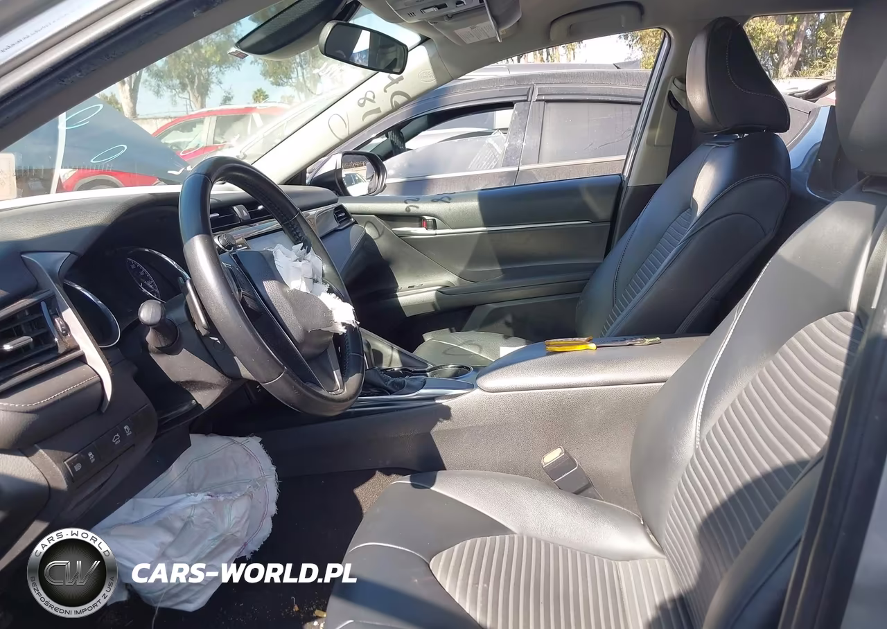 2019 Toyota Camry Se VIN:4T1B11HK2KU278052 - 17