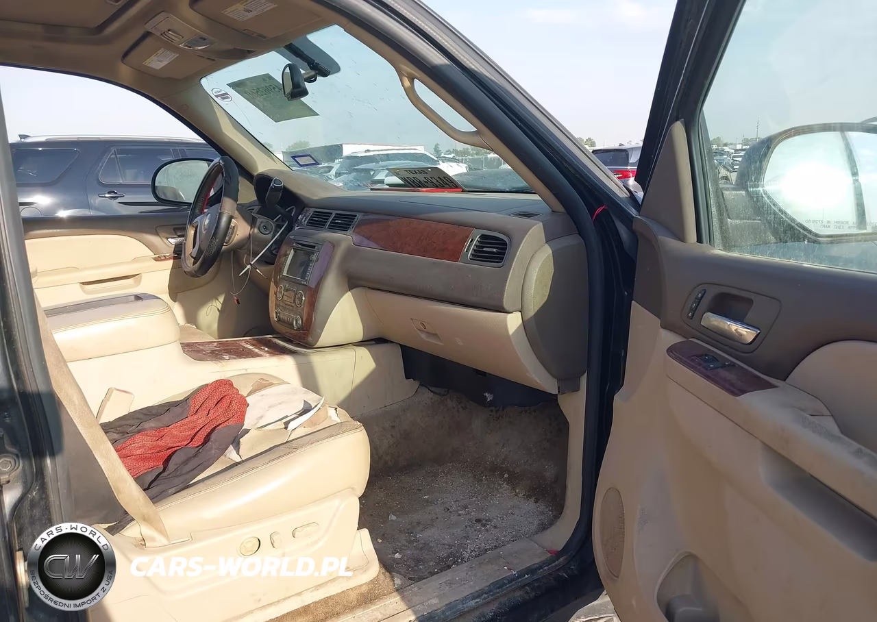 2010 Chevrolet Suburban 1500 Ltz VIN:1GNUKKE37AR242590 - 5