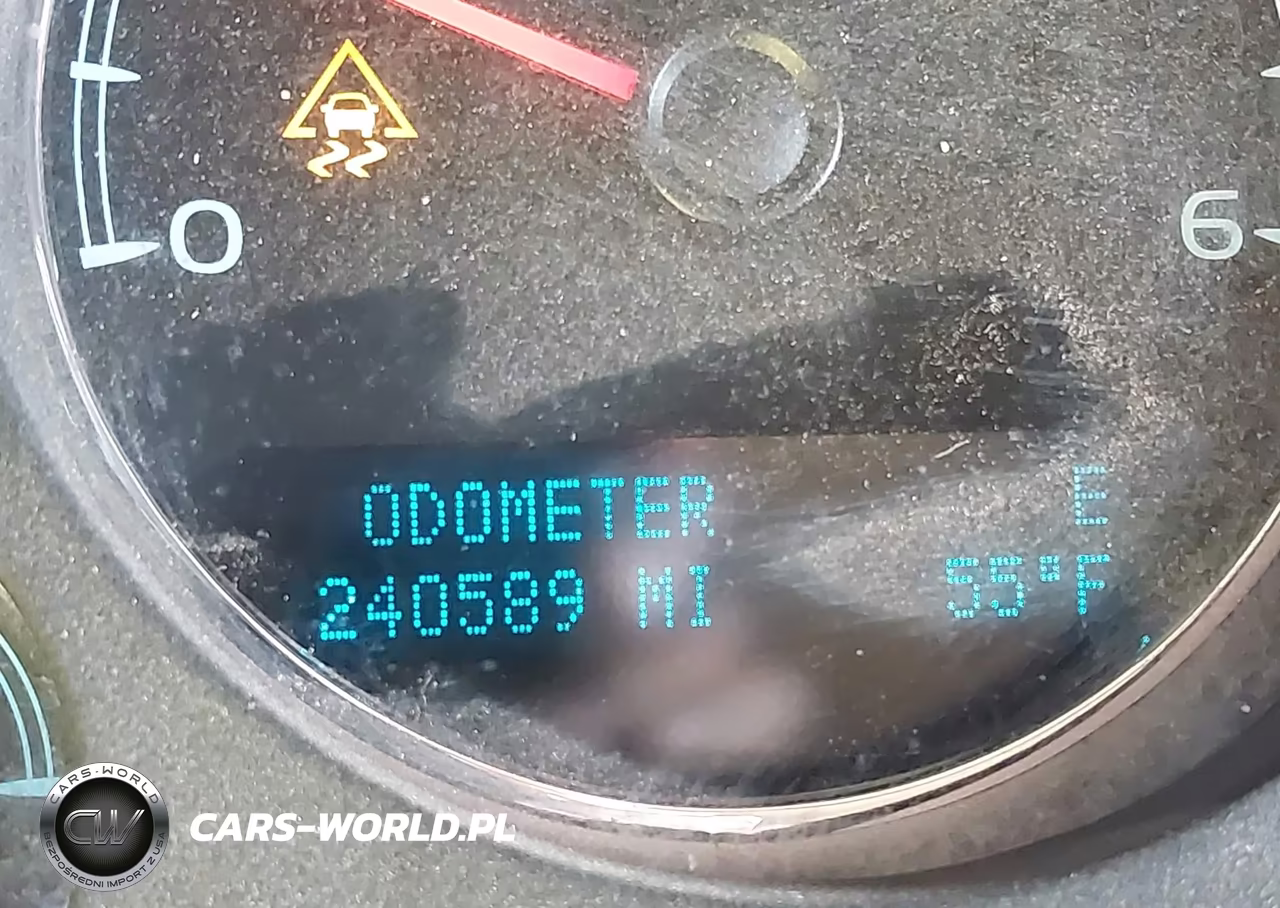 2010 Chevrolet Suburban 1500 Ltz VIN:1GNUKKE37AR242590 - 7
