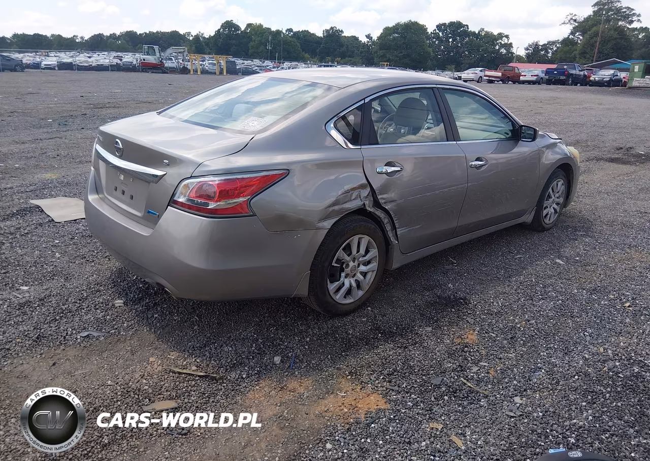 2014 Nissan Altima 2.5 S VIN:1N4AL3AP3EC103563 - 4