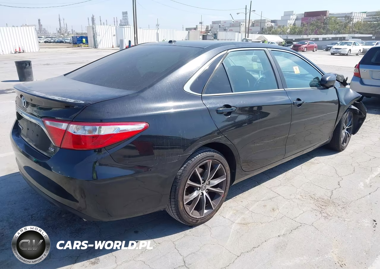 2017 Toyota Camry Xse VIN:4T1BF1FK3HU617589 - 4
