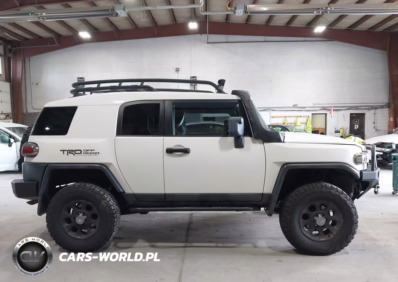 2012 Toyota Fj Cruiser VIN:JTEBU4BF9CK135679 - 13