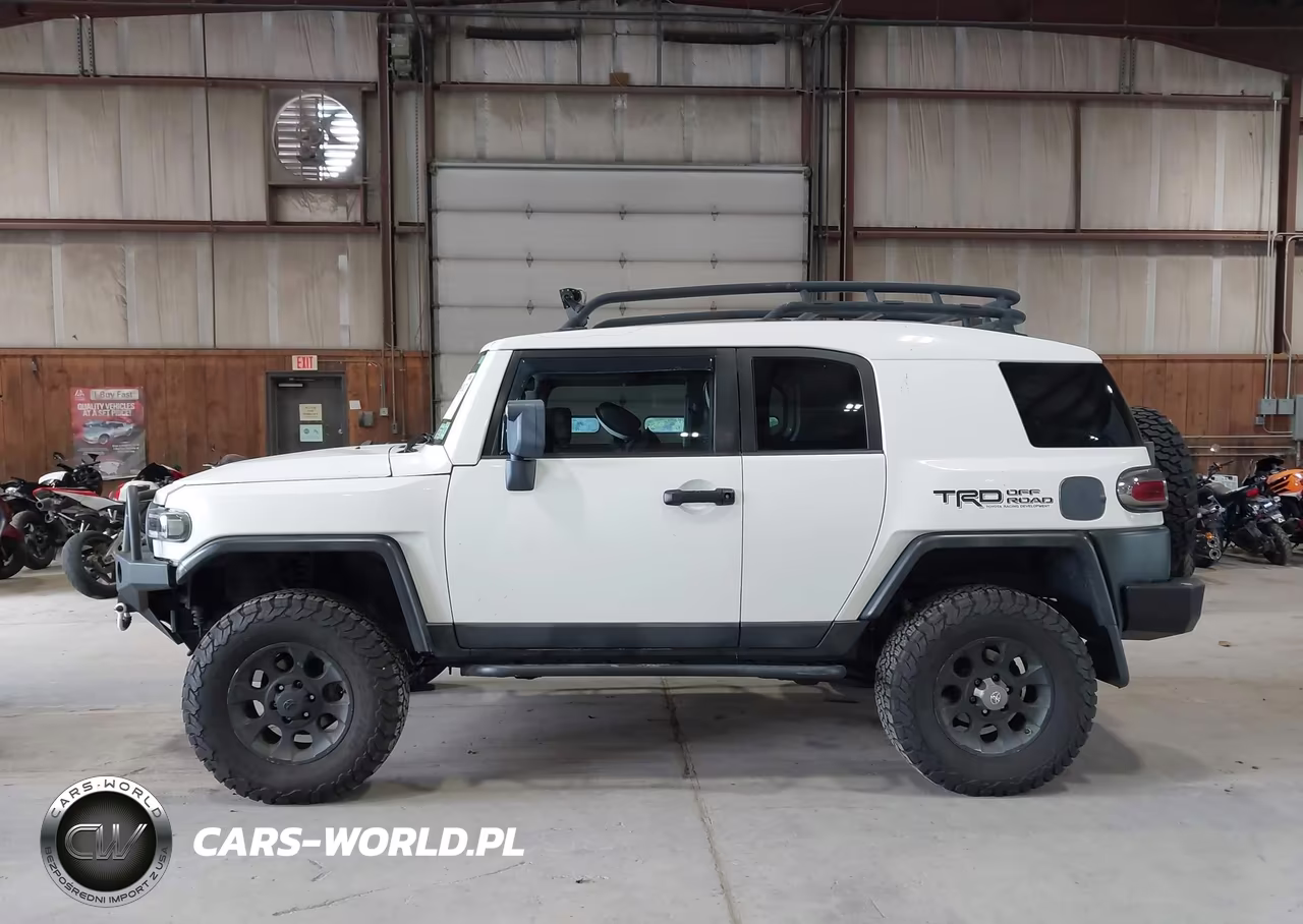 2012 Toyota Fj Cruiser VIN:JTEBU4BF9CK135679 - 14