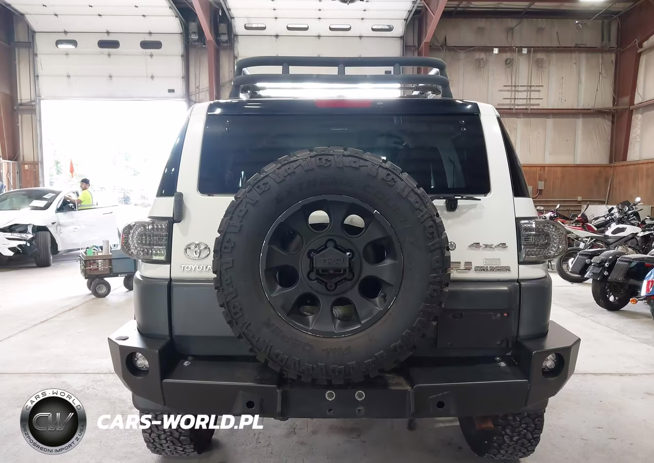 2012 Toyota Fj Cruiser VIN:JTEBU4BF9CK135679 - 16