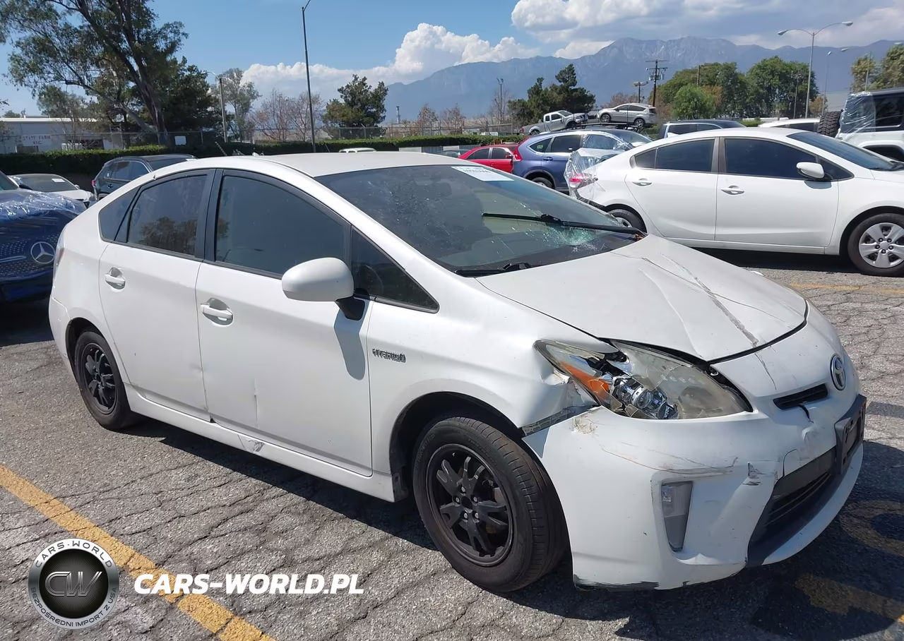 2014 Toyota Prius Two – zdjęcie 1 z 18