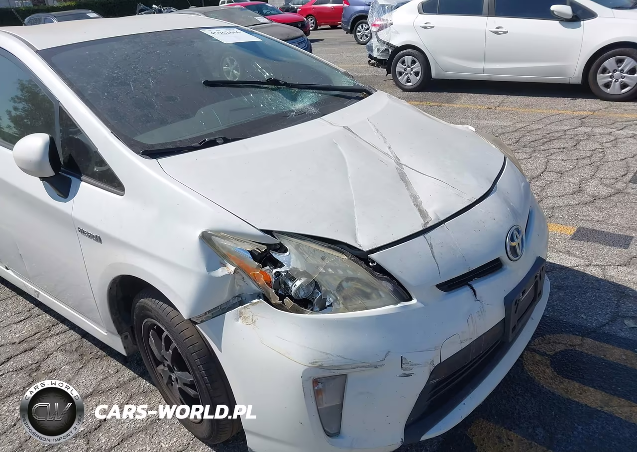 2014 Toyota Prius Two VIN:JTDKN3DU7E1815287 - 6