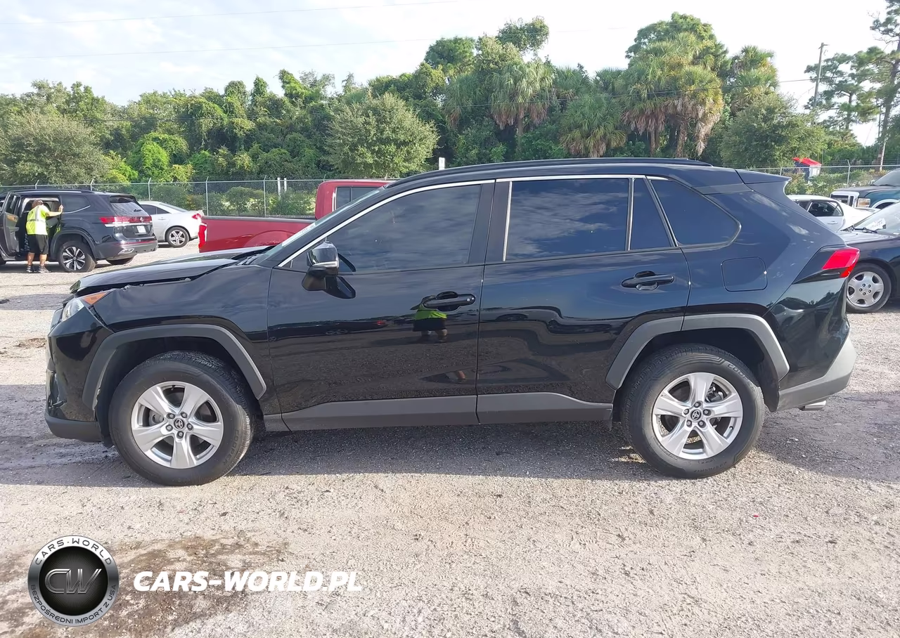 2021 Toyota Rav4 Xle VIN:2T3W1RFV8MW145772 - 14