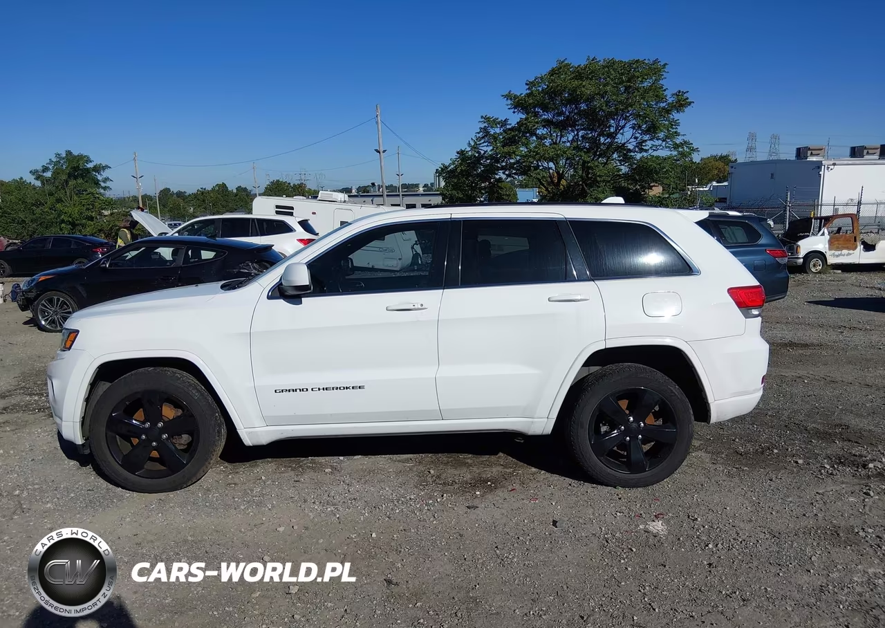 2015 Jeep Grand Cherokee Altitude VIN:1C4RJFAG8FC698061 - 14