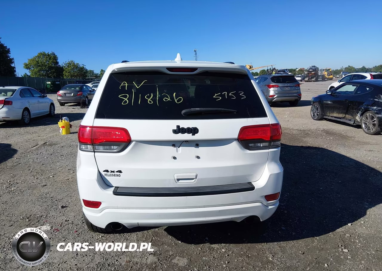 2015 Jeep Grand Cherokee Altitude VIN:1C4RJFAG8FC698061 - 16